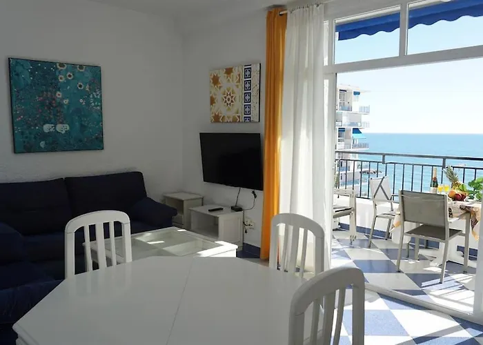 Skol 945b First Line South Facing 2 Bedroom Appartement *